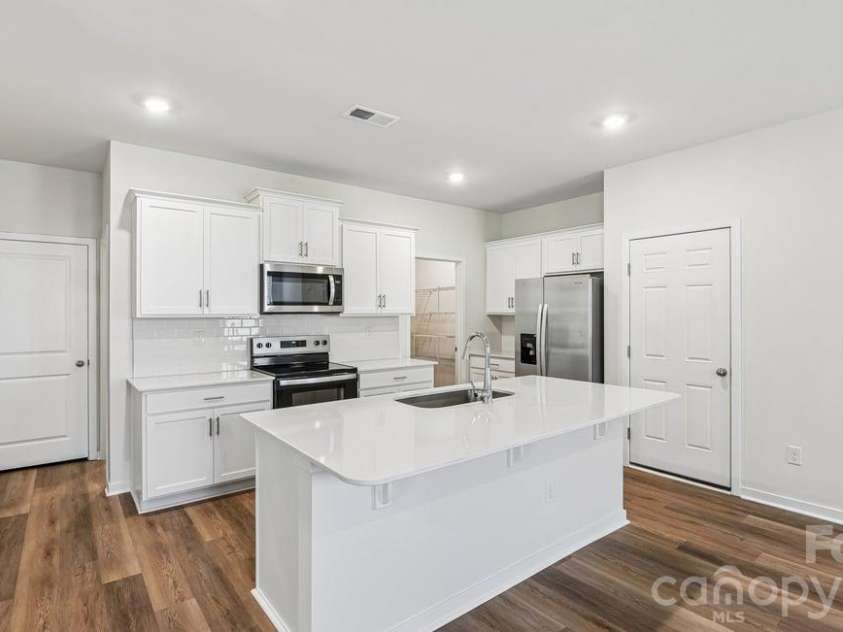 580 Dazzle Loop, Newton, NC 28568.  MLS# CAR4401845, YatesRealty ID 38090. 