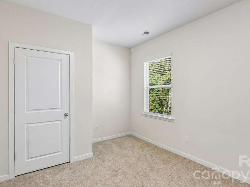 580 Dazzle Loop, Newton, NC 28568.  MLS# CAR4401845, YatesRealty ID 38090. 