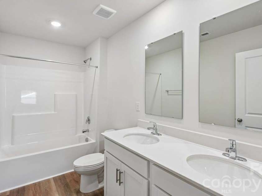 580 Dazzle Loop, Newton, NC 28568.  MLS# CAR4401845, YatesRealty ID 38090. 