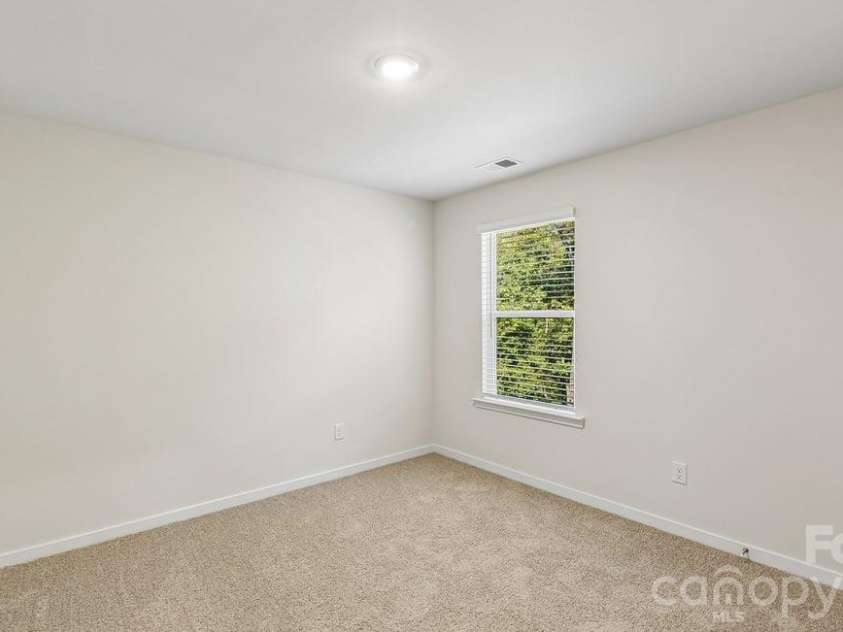 580 Dazzle Loop, Newton, NC 28568.  MLS# CAR4401845, YatesRealty ID 38090. 