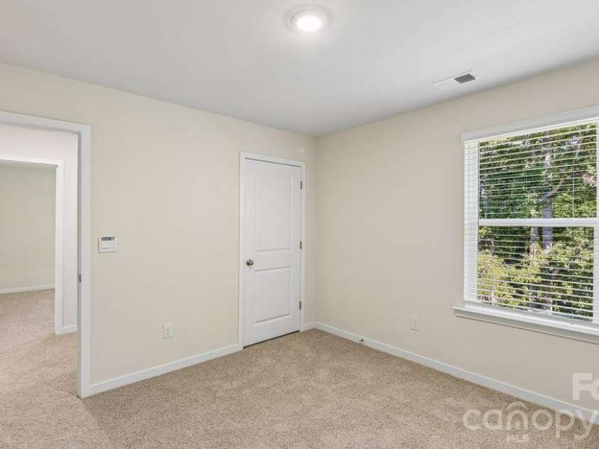 580 Dazzle Loop, Newton, NC 28568.  MLS# CAR4401845, YatesRealty ID 38090. 