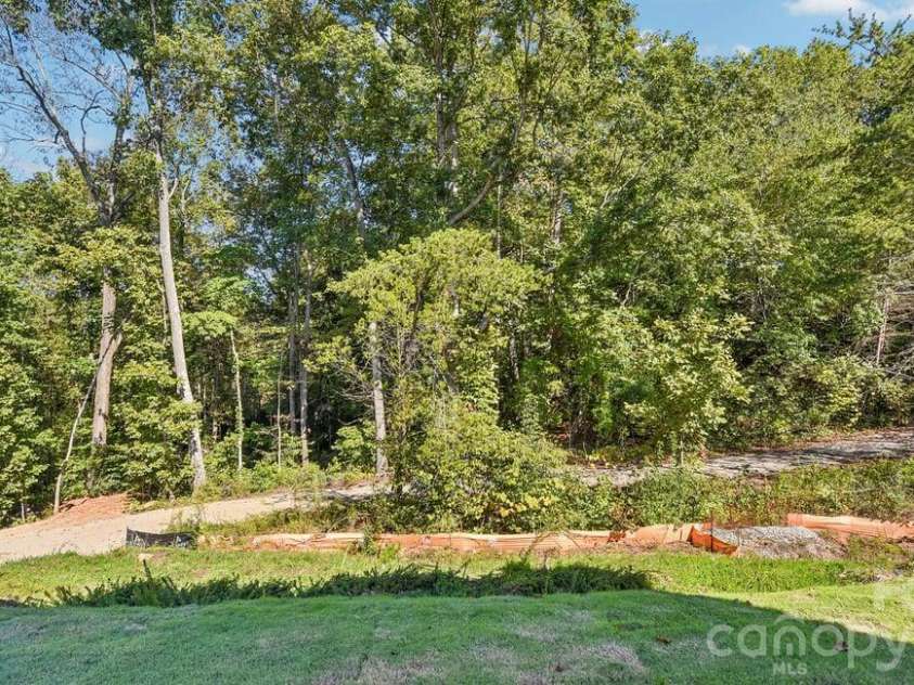 580 Dazzle Loop, Newton, NC 28568.  MLS# CAR4401845, YatesRealty ID 38090. 