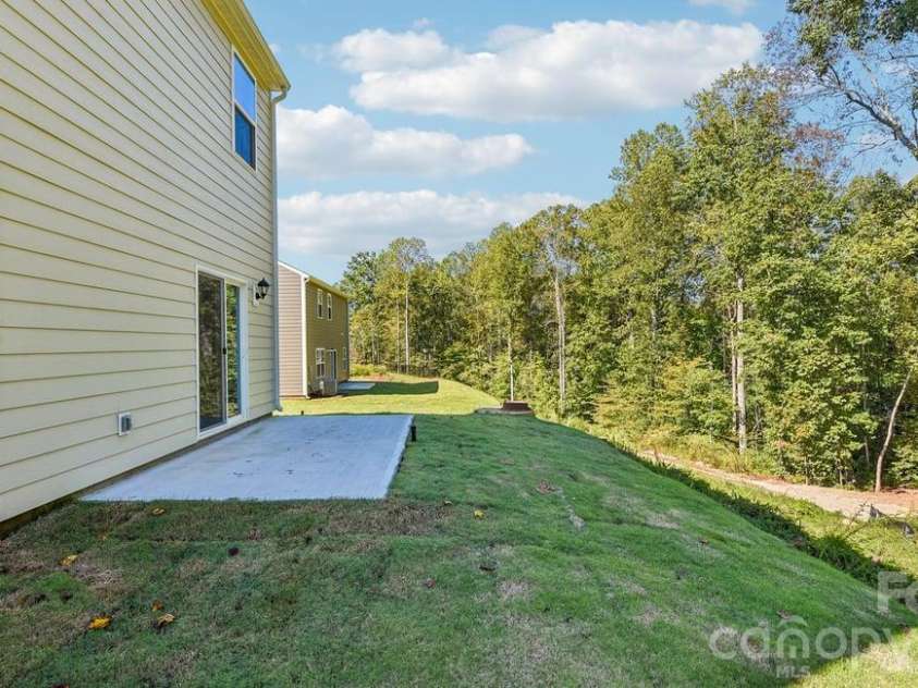 580 Dazzle Loop, Newton, NC 28568.  MLS# CAR4401845, YatesRealty ID 38090. 
