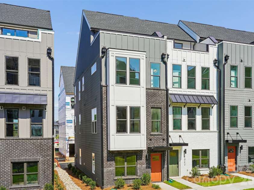 4038 Sophia Drive, Charlotte, NC 28217.  MLS# CAR4404442, YatesRealty ID 38097. Amazing lot overlooks community greenspace