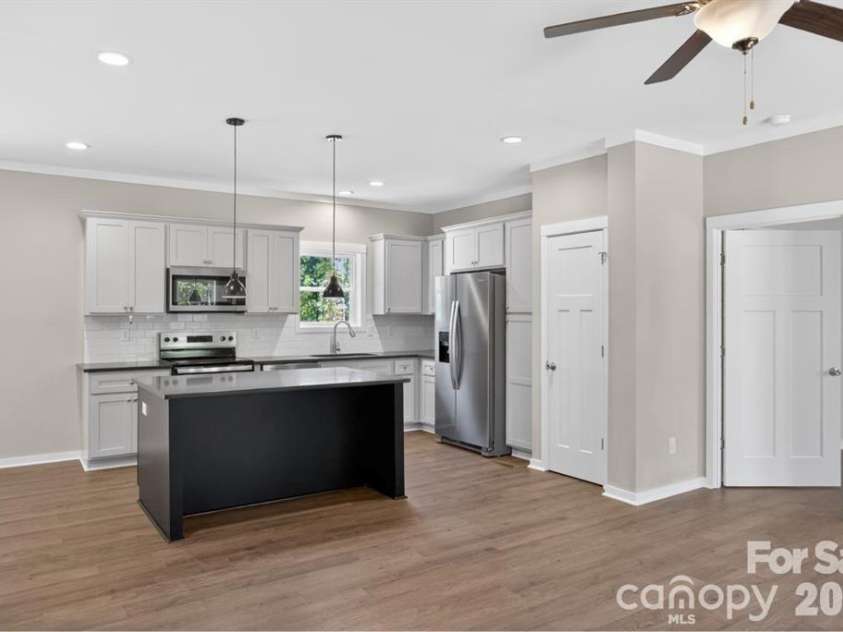 159 Evenfall Lane, Columbus, NC 28722.  MLS# CAR4405102, YatesRealty ID 38098. 