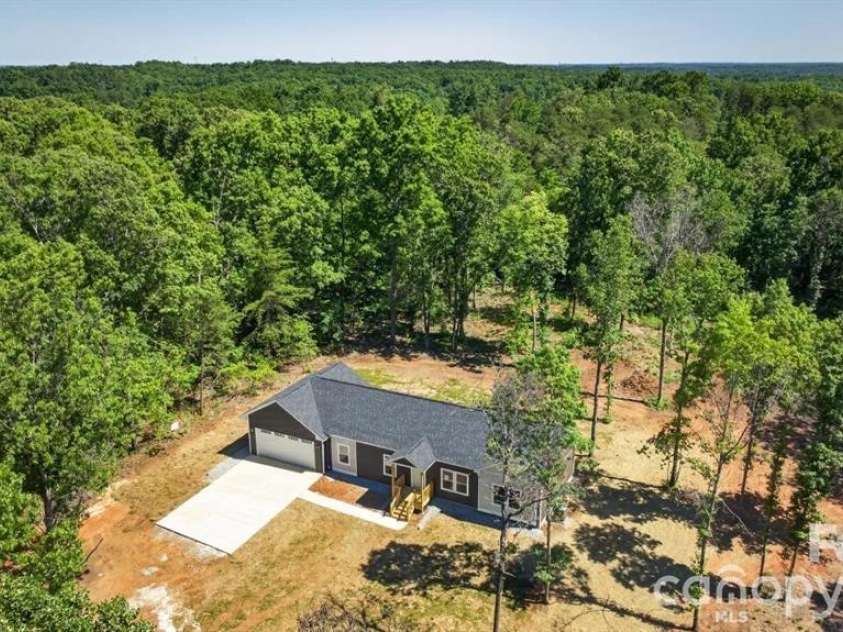 159 Evenfall Lane, Columbus, NC 28722.  MLS# CAR4405102, YatesRealty ID 38098. 