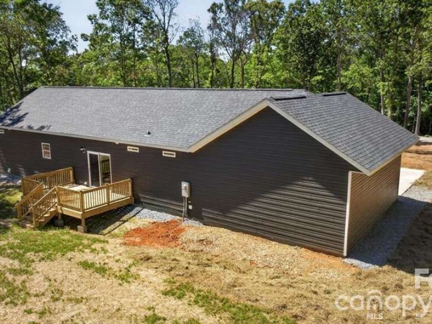 159 Evenfall Lane, Columbus, NC 28722.  MLS# CAR4405102, YatesRealty ID 38098. 