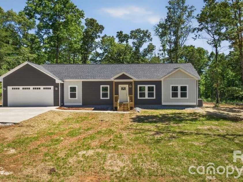 159 Evenfall Lane, Columbus, NC 28722.  MLS# CAR4405102, YatesRealty ID 38098. 