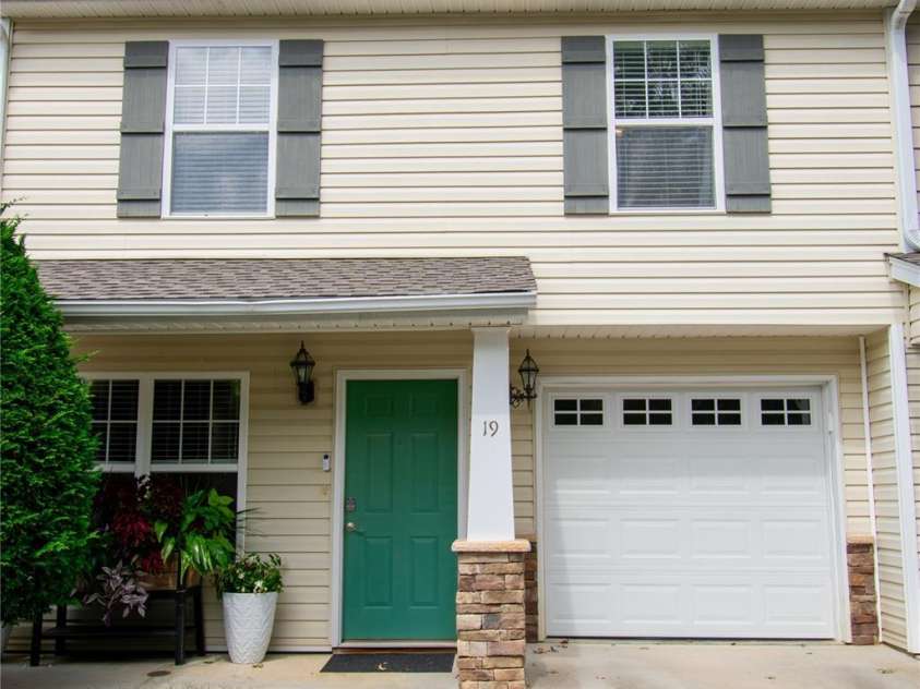 19 Singleton Lane, Fletcher, NC 28732.  MLS# CAR4297574, YatesRealty ID 381. 