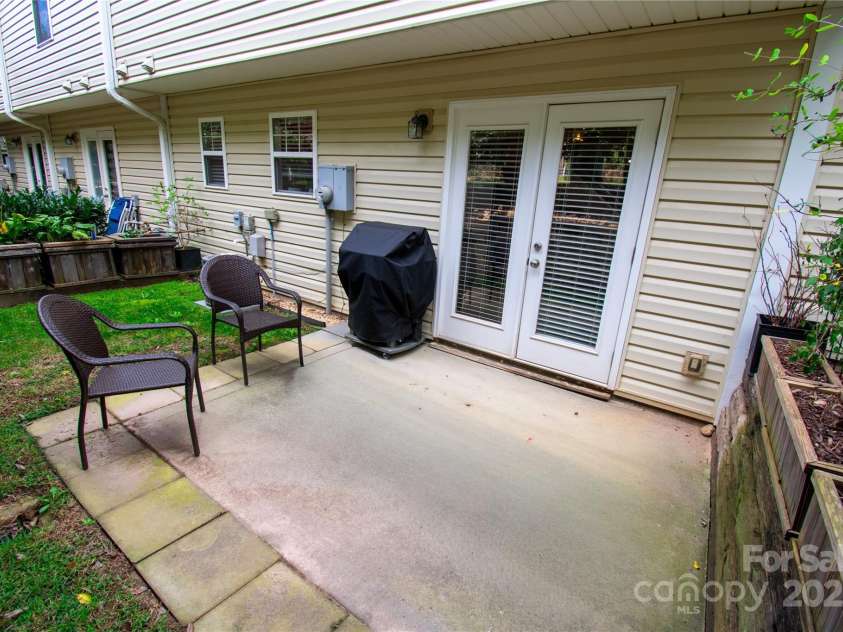 19 Singleton Lane, Fletcher, NC 28732.  MLS# CAR4297574, YatesRealty ID 381. 