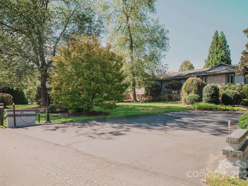 115 Hawkins Creek Road, Hendersonville, NC 28791.  MLS# CAR4295090, YatesRealty ID 3810. 