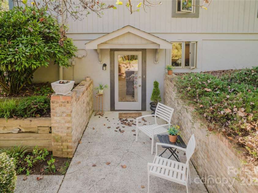 115 Hawkins Creek Road, Hendersonville, NC 28791.  MLS# CAR4295090, YatesRealty ID 3810. 