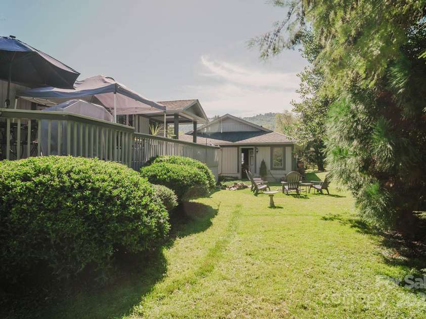 115 Hawkins Creek Road, Hendersonville, NC 28791.  MLS# CAR4295090, YatesRealty ID 3810. 