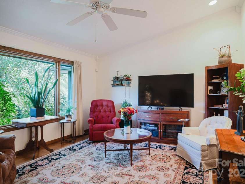 115 Hawkins Creek Road, Hendersonville, NC 28791.  MLS# CAR4295090, YatesRealty ID 3810. 