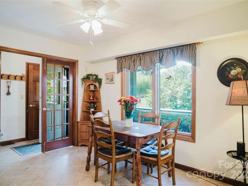 115 Hawkins Creek Road, Hendersonville, NC 28791.  MLS# CAR4295090, YatesRealty ID 3810. 