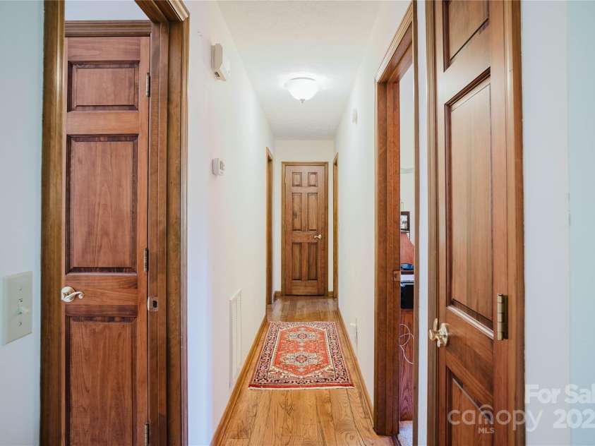 115 Hawkins Creek Road, Hendersonville, NC 28791.  MLS# CAR4295090, YatesRealty ID 3810. 