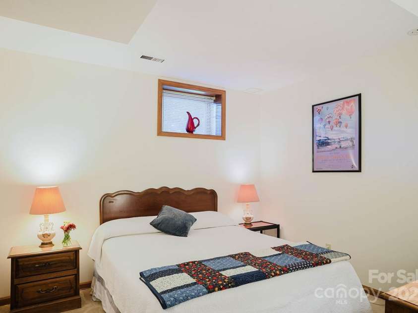 115 Hawkins Creek Road, Hendersonville, NC 28791.  MLS# CAR4295090, YatesRealty ID 3810. 