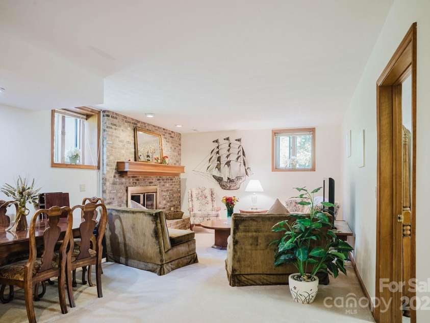 115 Hawkins Creek Road, Hendersonville, NC 28791.  MLS# CAR4295090, YatesRealty ID 3810. 