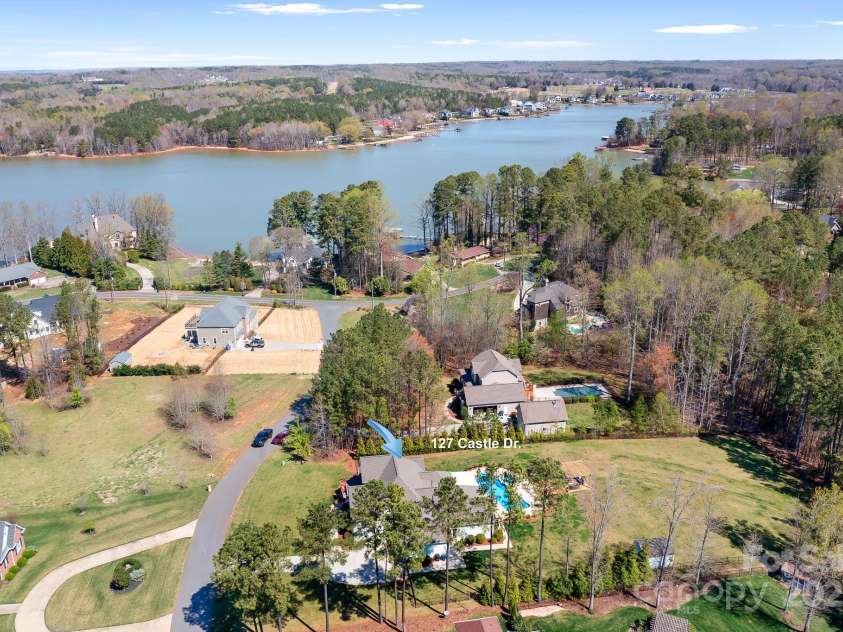 127 Castle Drive, Mooresville, NC 28117.  MLS# CAR4240273, YatesRealty ID 3810. 