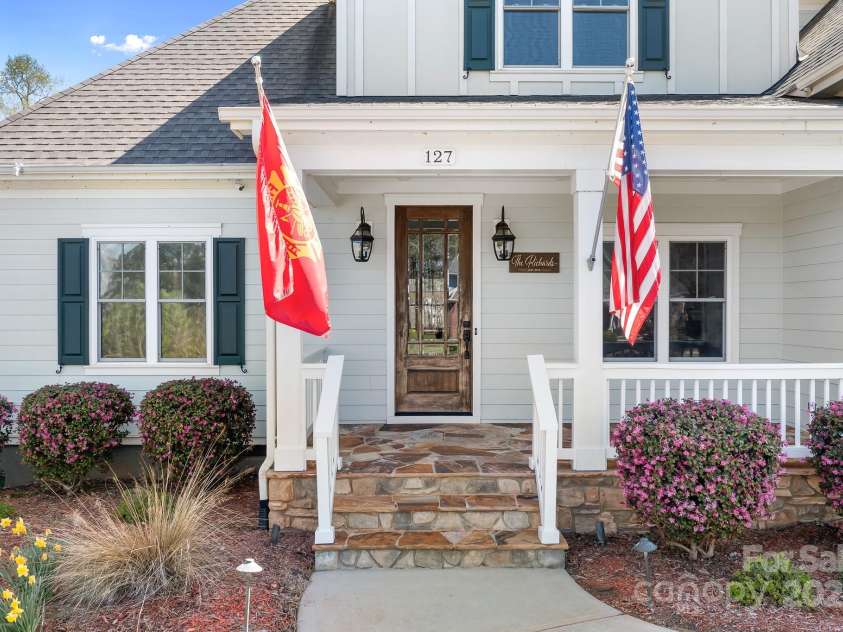 127 Castle Drive, Mooresville, NC 28117.  MLS# CAR4240273, YatesRealty ID 3810. 