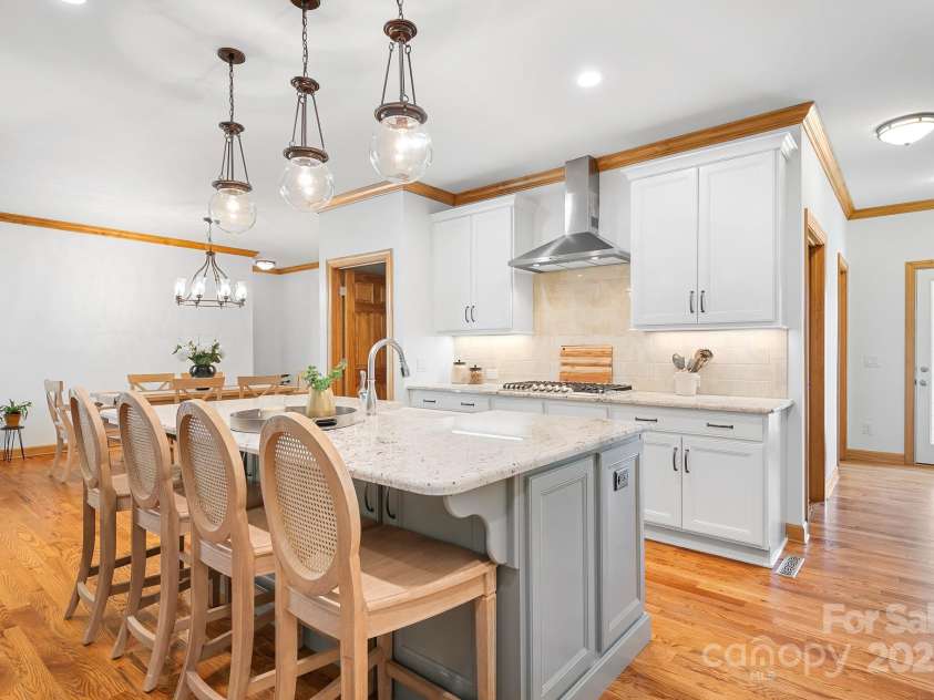 127 Castle Drive, Mooresville, NC 28117.  MLS# CAR4240273, YatesRealty ID 3810. 