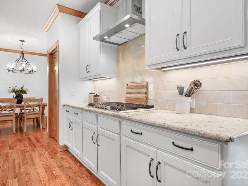 127 Castle Drive, Mooresville, NC 28117.  MLS# CAR4240273, YatesRealty ID 3810. 