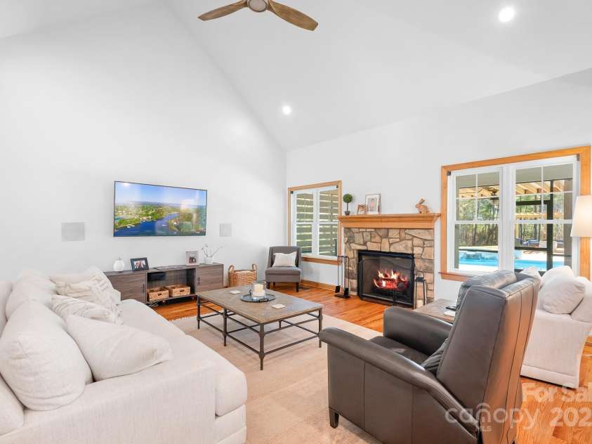 127 Castle Drive, Mooresville, NC 28117.  MLS# CAR4240273, YatesRealty ID 3810. 