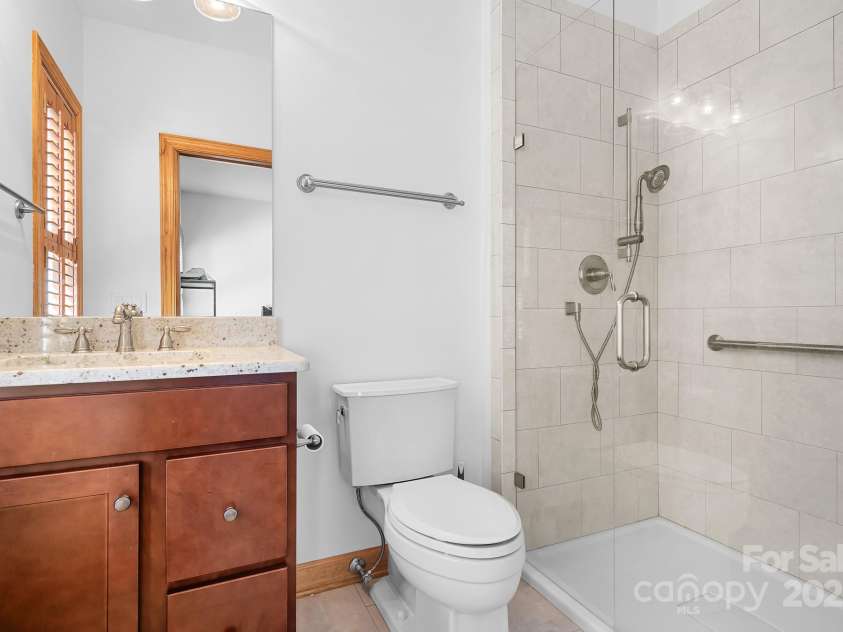 127 Castle Drive, Mooresville, NC 28117.  MLS# CAR4240273, YatesRealty ID 3810. Bath 2 on Main
