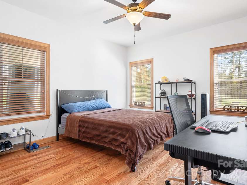 127 Castle Drive, Mooresville, NC 28117.  MLS# CAR4240273, YatesRealty ID 3810. Bed 2 on Main