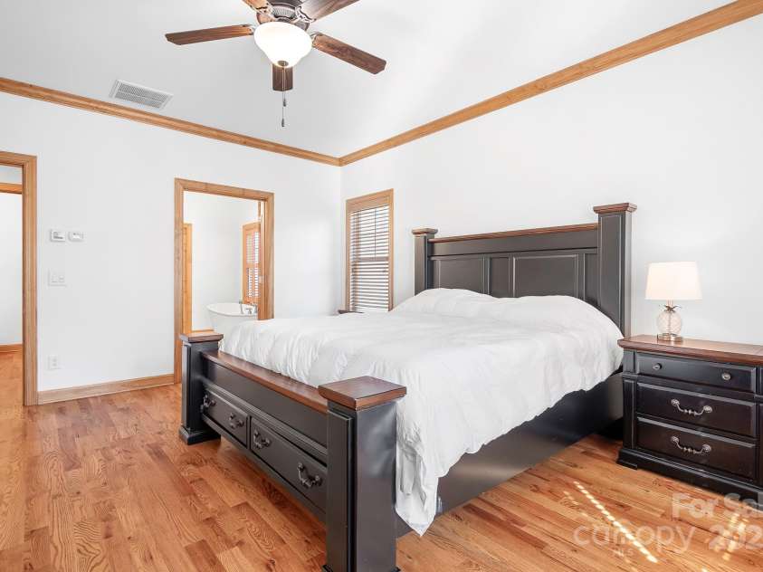 127 Castle Drive, Mooresville, NC 28117.  MLS# CAR4240273, YatesRealty ID 3810. Primary Bedroom