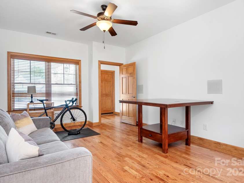 127 Castle Drive, Mooresville, NC 28117.  MLS# CAR4240273, YatesRealty ID 3810. Second Living Quarters