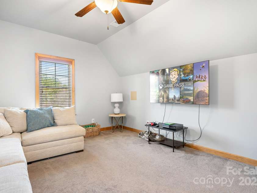 127 Castle Drive, Mooresville, NC 28117.  MLS# CAR4240273, YatesRealty ID 3810. Upstairs Bonus