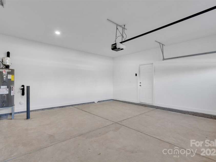 3200 Auten Avenue, Charlotte, NC 28269.  MLS# CAR4333769, YatesRealty ID 3810. 2 car garage