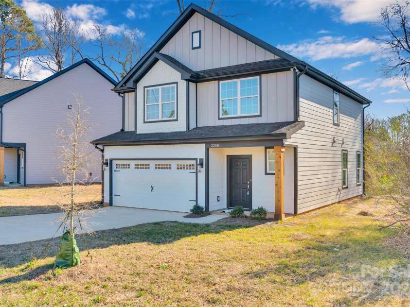 3200 Auten Avenue, Charlotte, NC 28269.  MLS# CAR4333769, YatesRealty ID 3810. 