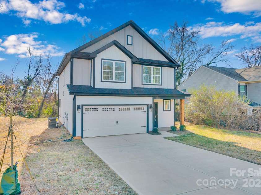 3200 Auten Avenue, Charlotte, NC 28269.  MLS# CAR4333769, YatesRealty ID 3810. 