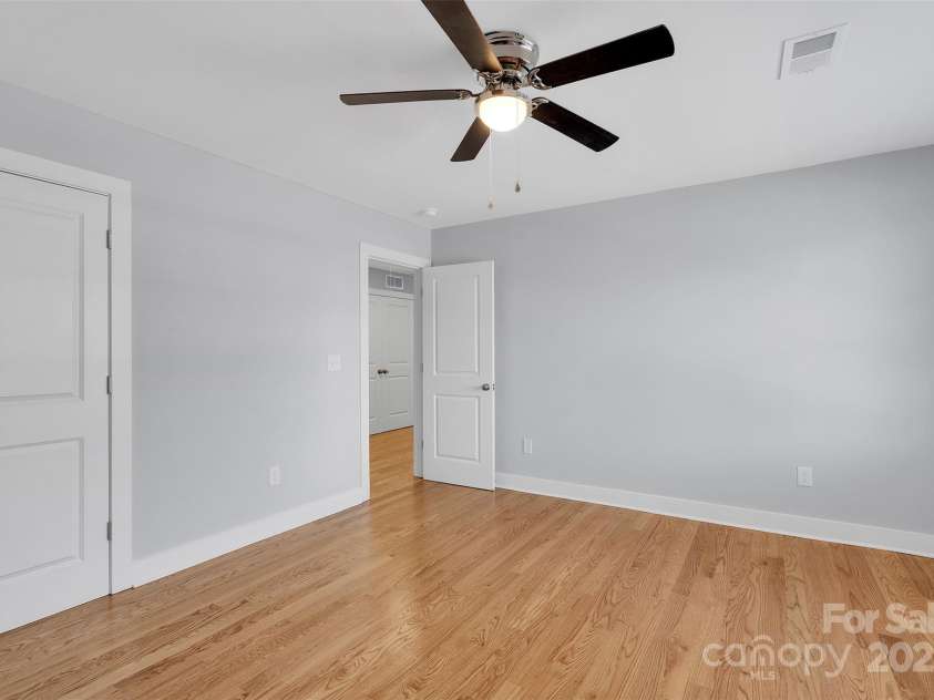 3200 Auten Avenue, Charlotte, NC 28269.  MLS# CAR4333769, YatesRealty ID 3810. 