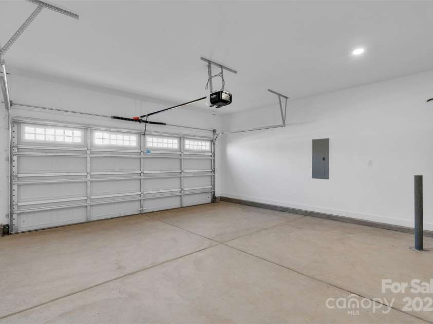 3200 Auten Avenue, Charlotte, NC 28269.  MLS# CAR4333769, YatesRealty ID 3810. 