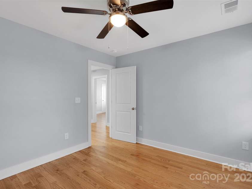 3200 Auten Avenue, Charlotte, NC 28269.  MLS# CAR4333769, YatesRealty ID 3810. 
