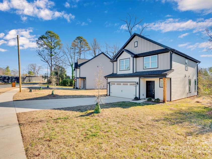 3200 Auten Avenue, Charlotte, NC 28269.  MLS# CAR4333769, YatesRealty ID 3810. 