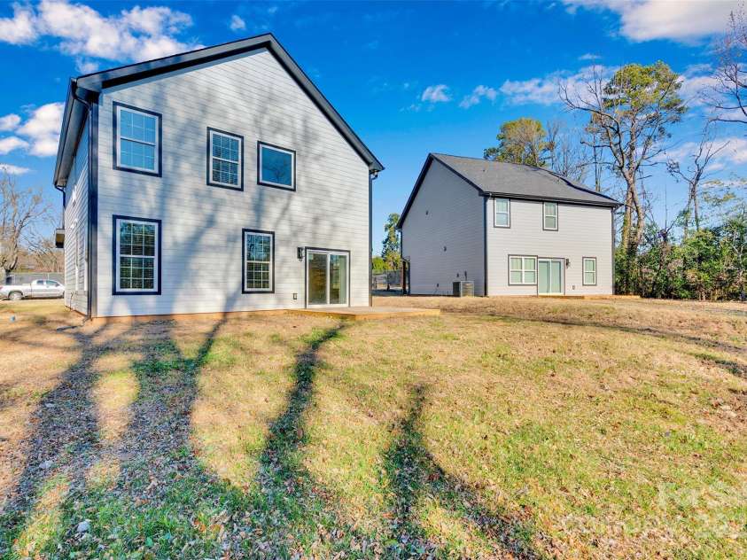 3200 Auten Avenue, Charlotte, NC 28269.  MLS# CAR4333769, YatesRealty ID 3810. 