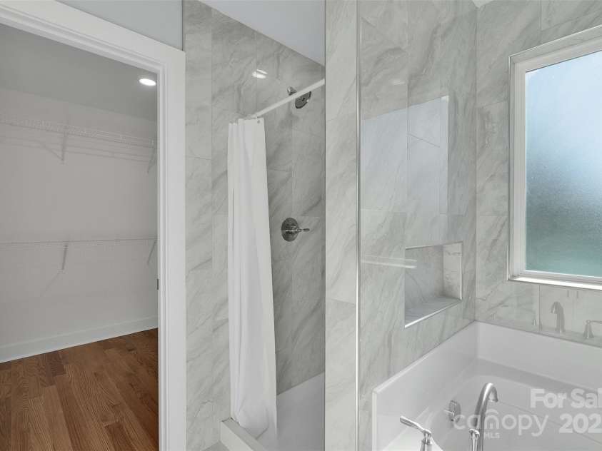 3200 Auten Avenue, Charlotte, NC 28269.  MLS# CAR4333769, YatesRealty ID 3810. Primary Bathroom