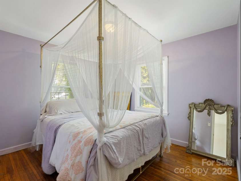 1609 Taylor Avenue, Charlotte, NC 28216.  MLS# CAR4296668, YatesRealty ID 38101. 