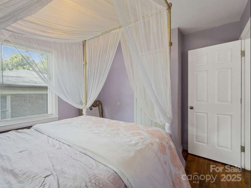 1609 Taylor Avenue, Charlotte, NC 28216.  MLS# CAR4296668, YatesRealty ID 38101. 