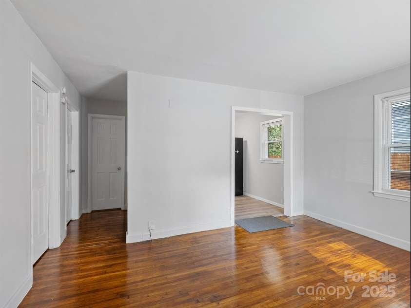 1609 Taylor Avenue, Charlotte, NC 28216.  MLS# CAR4296668, YatesRealty ID 38101. 