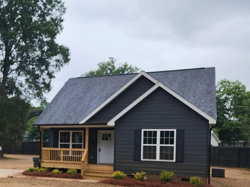6 Wray Street, York, SC 29745.  MLS# CAR4399530, YatesRealty ID 38101. 