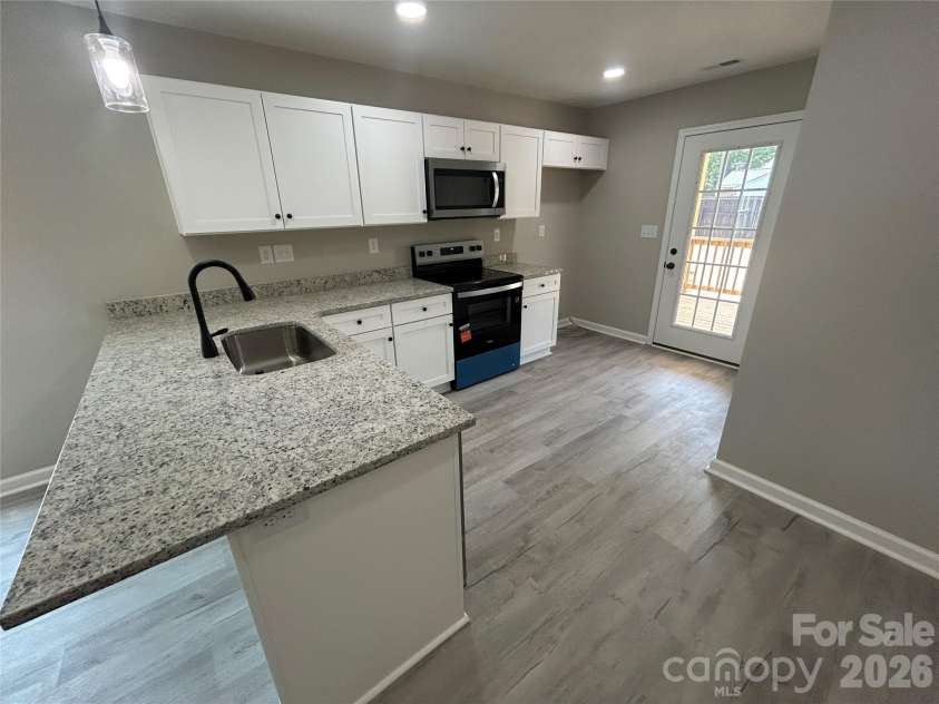 6 Wray Street, York, SC 29745.  MLS# CAR4399530, YatesRealty ID 38101. 