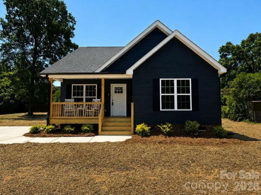 6 Wray Street, York, SC 29745.  MLS# CAR4399530, YatesRealty ID 38101. VIRTUALLY STAGED
