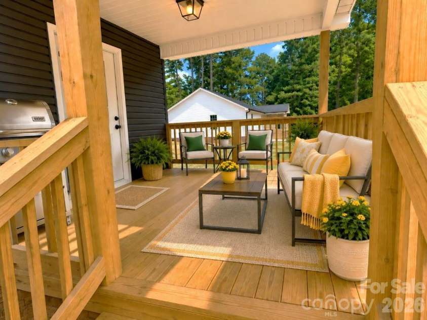 6 Wray Street, York, SC 29745.  MLS# CAR4399530, YatesRealty ID 38101. VIRTUALLY STAGED