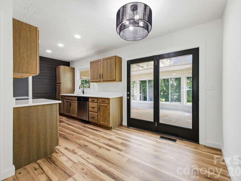 118 Willowbrook Road, Hendersonville, NC 28792.  MLS# CAR4405341, YatesRealty ID 38102. 