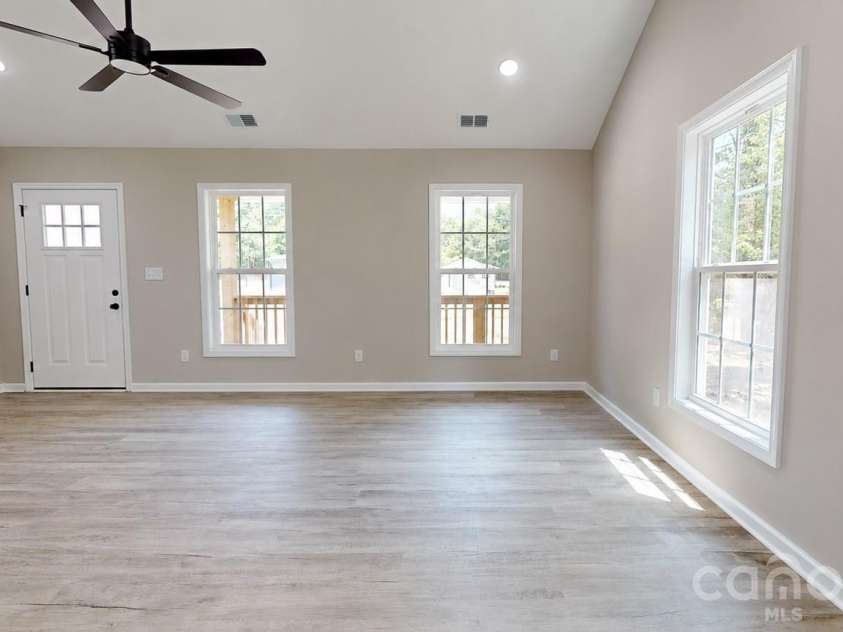 8 Wray Street, York, SC 29745.  MLS# CAR4399534, YatesRealty ID 38103. 